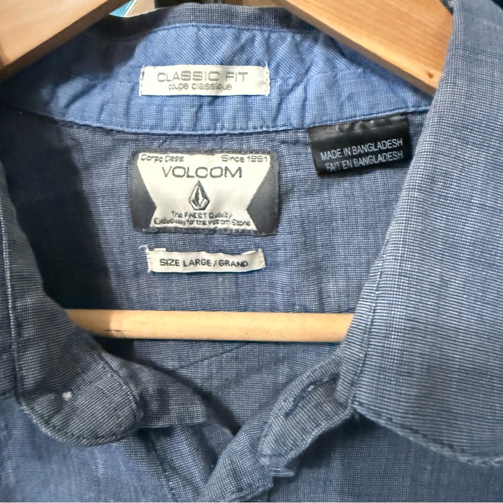 Volcom long sleeve button down - Picture 3 of 3